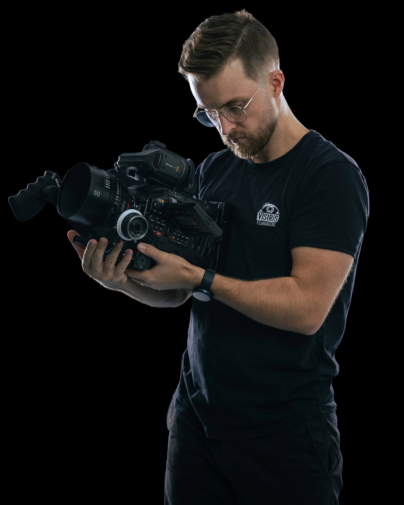 Filmemacher von visiris richtet eine Cine-Kamera für einen Imagefilm ein